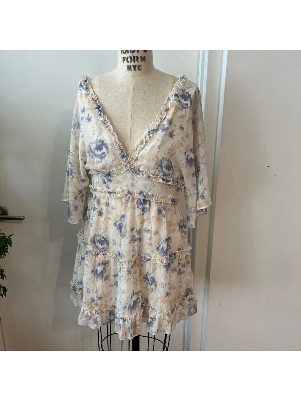 EB‎ LUXE LOS ANGELES Ruffle Tier Babydoll Dress Size Medium